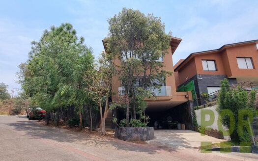 Fachada casa venta Club de Golf Altozano Morelia Michoacán