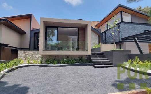 VENTA casa Fachada Club de Golf Altozano Morelia Michoacán