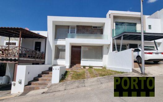 Fachada Casa renta Altozano Morelia Michoacan